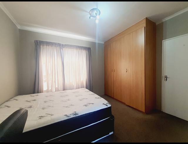 2 BEDROOM APARTMENT RENTED IN SUNNINGHILL